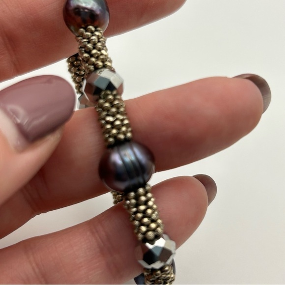 Gray Circled Baroque Pearl Stretch Bracelet with Silver Tone Sun Good Luck Charm - Picture 7 of 10